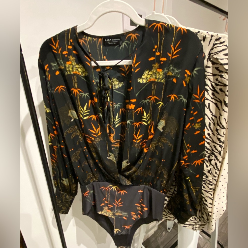 Asian print Zara body suit blouse size medium
